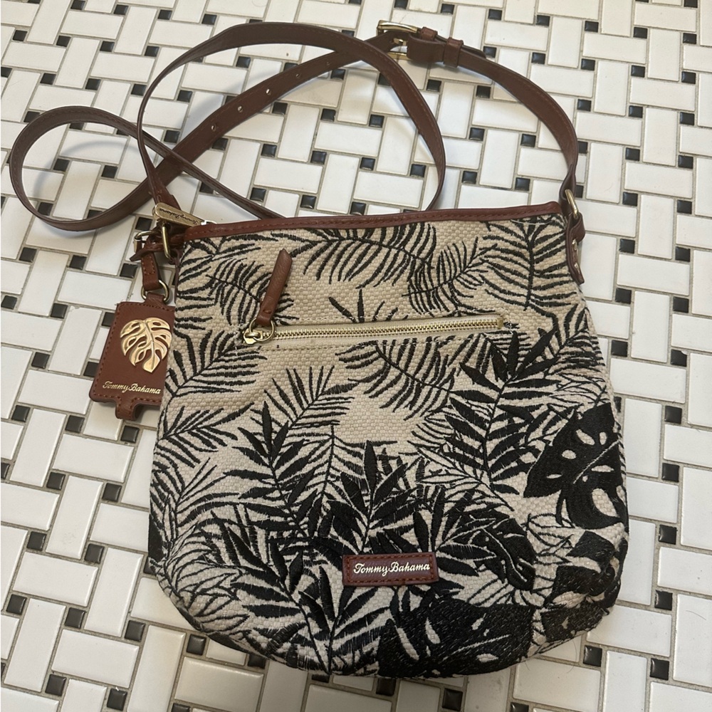 Tommy Bahama Palm Beach Crossbody Bag Purse Black and Cream Leaf Print